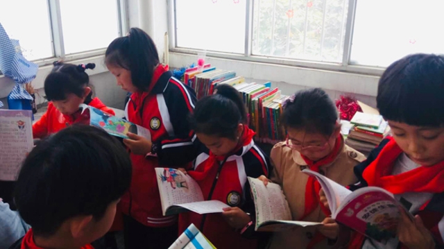 迎接世界讀書日 班級創建圖書角